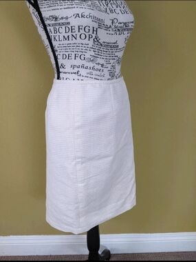Calvin Klein White Textured Pencil Skirt